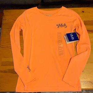 NWT Women’s size XS l/s Huk shirt!